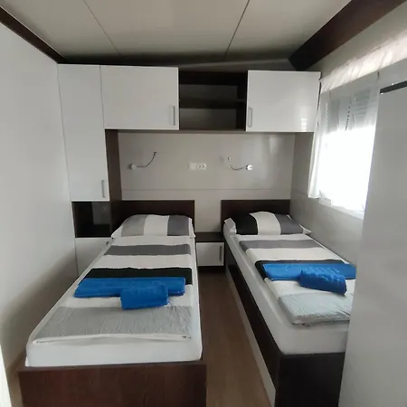 Mali Nordsee Mobilehomes , Glamping & Caravan Pakostane Exterior photo
